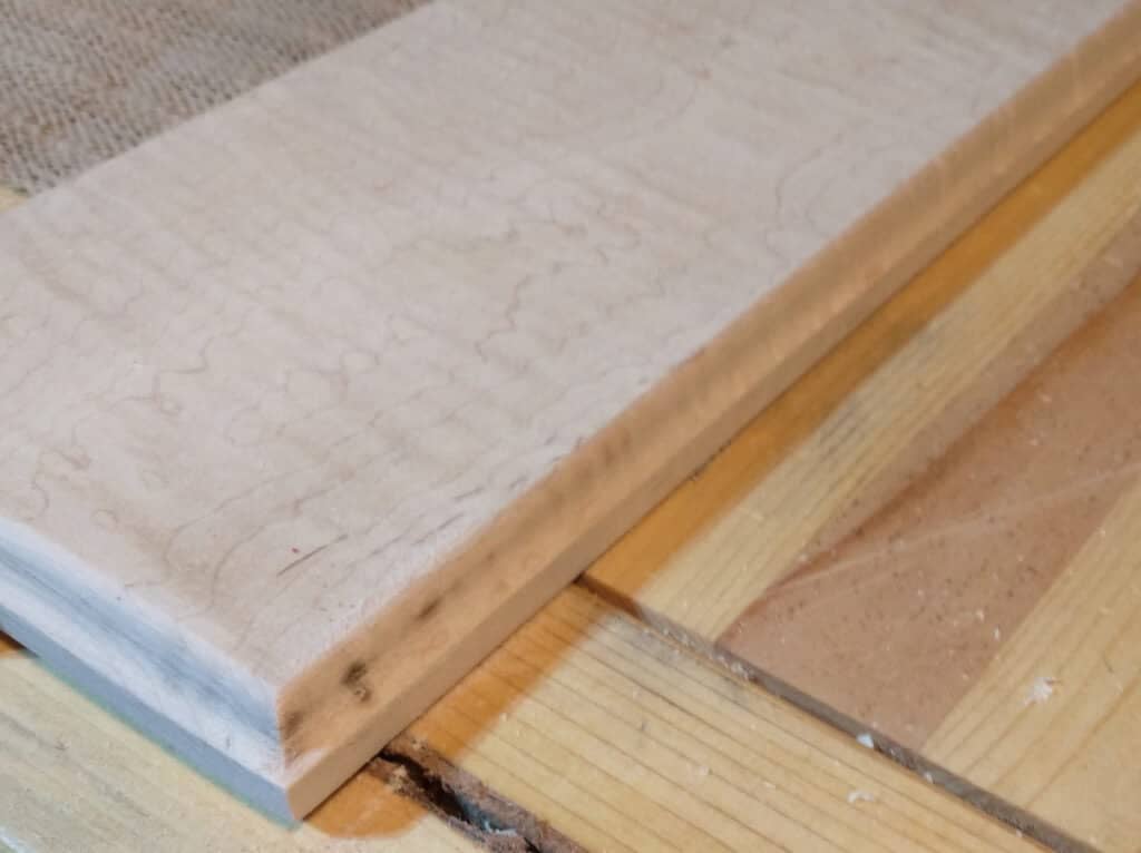 علاقة معاطف منزلية